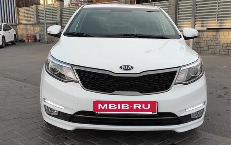 KIA Rio III рестайлинг, 2016 год, 1 050 000 рублей, 2 фотография