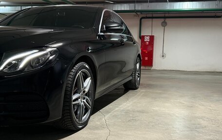 Mercedes-Benz E-Класс, 2018 год, 3 390 000 рублей, 4 фотография