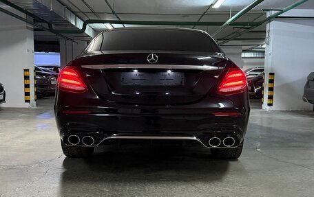 Mercedes-Benz E-Класс, 2018 год, 3 390 000 рублей, 6 фотография