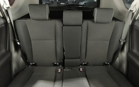 Toyota RAV4, 2017 год, 2 700 000 рублей, 11 фотография