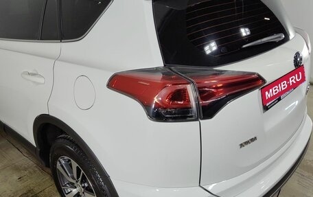 Toyota RAV4, 2017 год, 2 700 000 рублей, 17 фотография