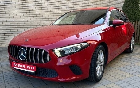 Mercedes-Benz A-Класс, 2018 год, 1 830 000 рублей, 2 фотография