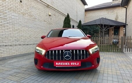 Mercedes-Benz A-Класс, 2018 год, 1 830 000 рублей, 4 фотография