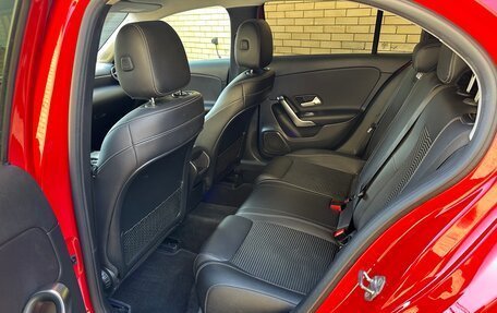 Mercedes-Benz A-Класс, 2018 год, 1 830 000 рублей, 17 фотография