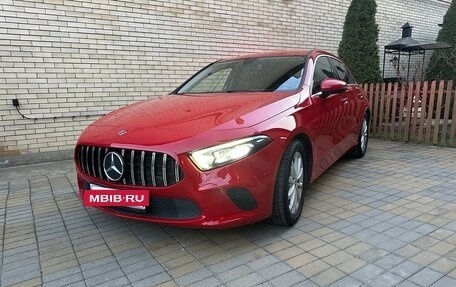 Mercedes-Benz A-Класс, 2018 год, 1 830 000 рублей, 10 фотография