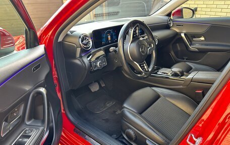 Mercedes-Benz A-Класс, 2018 год, 1 830 000 рублей, 19 фотография