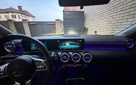 Mercedes-Benz A-Класс, 2018 год, 1 830 000 рублей, 25 фотография