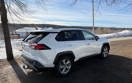 Toyota RAV4, 2021 год, 3 500 000 рублей, 3 фотография