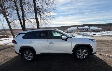 Toyota RAV4, 2021 год, 3 500 000 рублей, 2 фотография