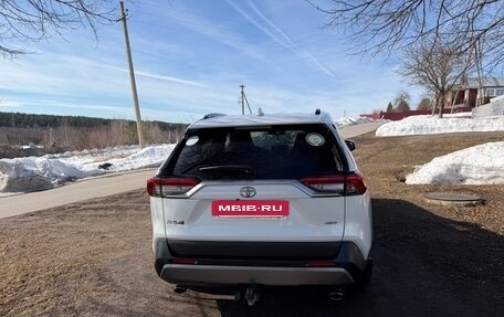 Toyota RAV4, 2021 год, 3 500 000 рублей, 4 фотография