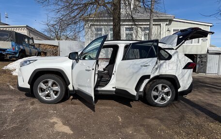 Toyota RAV4, 2021 год, 3 500 000 рублей, 6 фотография