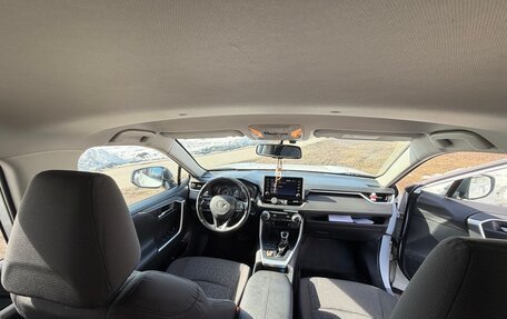 Toyota RAV4, 2021 год, 3 500 000 рублей, 13 фотография