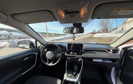 Toyota RAV4, 2021 год, 3 500 000 рублей, 12 фотография