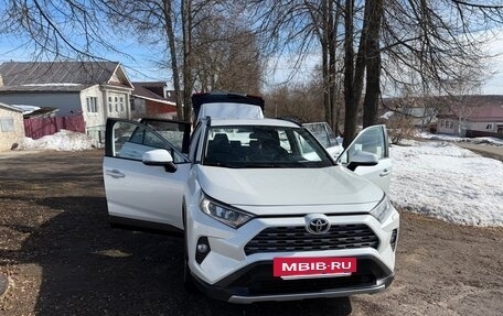 Toyota RAV4, 2021 год, 3 500 000 рублей, 11 фотография