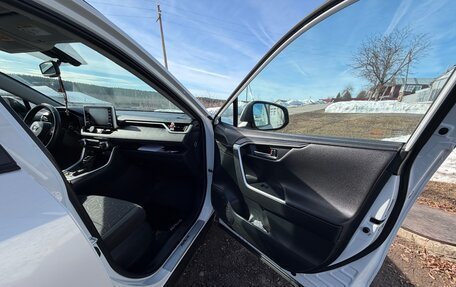 Toyota RAV4, 2021 год, 3 500 000 рублей, 21 фотография