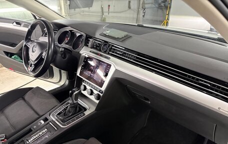 Volkswagen Passat B8 рестайлинг, 2019 год, 2 200 000 рублей, 13 фотография