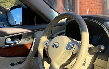 Infiniti QX70, 2014 год, 2 350 000 рублей, 7 фотография