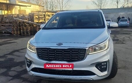 KIA Carnival III, 2018 год, 2 690 000 рублей, 5 фотография