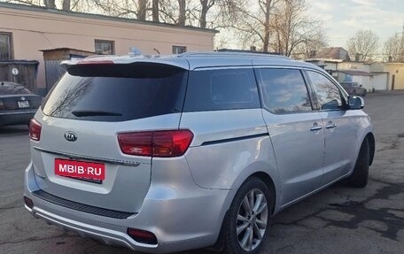 KIA Carnival III, 2018 год, 2 690 000 рублей, 2 фотография