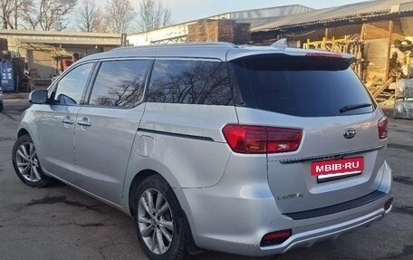 KIA Carnival III, 2018 год, 2 690 000 рублей, 3 фотография