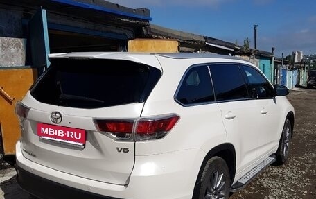 Toyota Highlander III, 2014 год, 3 000 000 рублей, 11 фотография