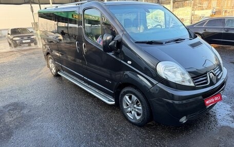 Renault Trafic, 2011 год, 1 780 000 рублей, 2 фотография