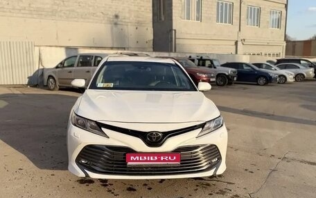 Toyota Camry, 2018 год, 2 250 000 рублей, 1 фотография