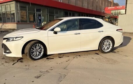 Toyota Camry, 2018 год, 2 250 000 рублей, 3 фотография