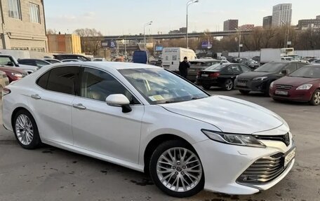 Toyota Camry, 2018 год, 2 250 000 рублей, 2 фотография