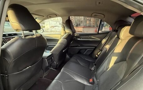 Toyota Camry, 2018 год, 2 250 000 рублей, 8 фотография