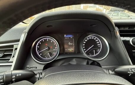 Toyota Camry, 2018 год, 2 250 000 рублей, 9 фотография