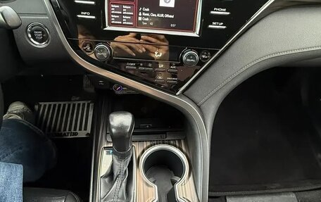 Toyota Camry, 2018 год, 2 250 000 рублей, 11 фотография