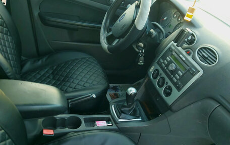 Ford Focus II рестайлинг, 2005 год, 330 000 рублей, 23 фотография