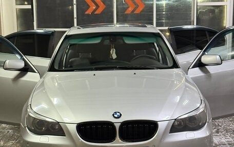 BMW 5 серия, 2004 год, 700 000 рублей, 9 фотография