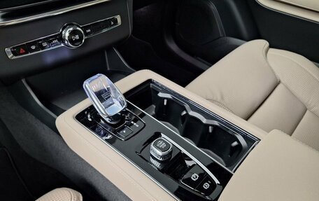 Volvo XC90 II рестайлинг, 2025 год, 11 000 000 рублей, 14 фотография