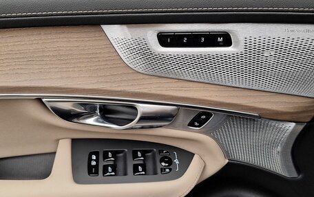 Volvo XC90 II рестайлинг, 2025 год, 11 000 000 рублей, 13 фотография