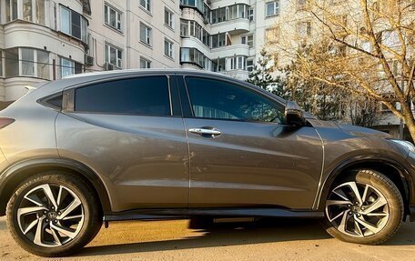 Honda Vezel, 2020 год, 2 500 000 рублей, 6 фотография