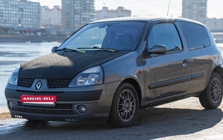 Renault Clio III, 2002 год, 300 000 рублей, 10 фотография