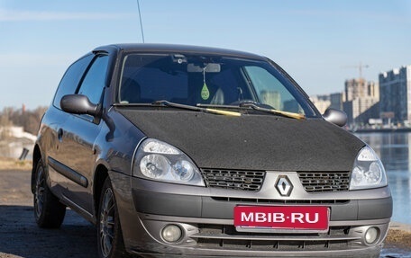 Renault Clio III, 2002 год, 300 000 рублей, 11 фотография