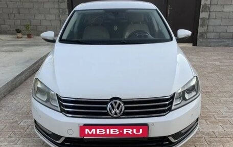 Volkswagen Passat B7, 2013 год, 950 000 рублей, 3 фотография