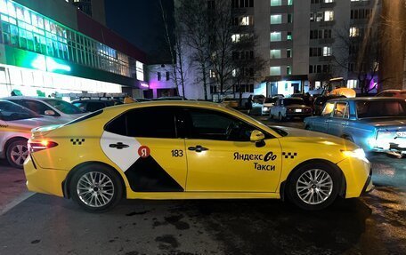 Toyota Camry, 2021 год, 2 145 000 рублей, 4 фотография