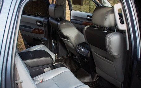 Toyota Sequoia II рестайлинг, 2010 год, 4 450 000 рублей, 12 фотография