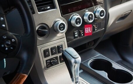 Toyota Sequoia II рестайлинг, 2010 год, 4 450 000 рублей, 11 фотография