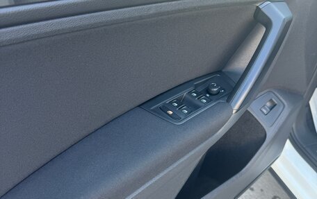 Volkswagen Tiguan II, 2018 год, 2 490 000 рублей, 7 фотография