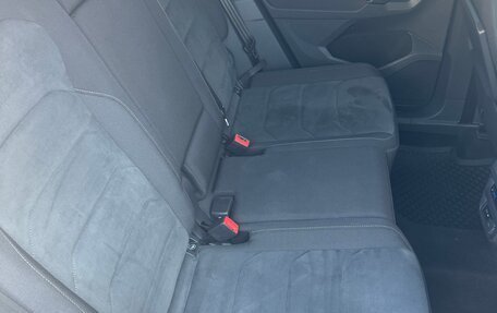 Volkswagen Tiguan II, 2018 год, 2 490 000 рублей, 10 фотография