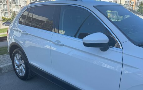 Volkswagen Tiguan II, 2018 год, 2 490 000 рублей, 4 фотография