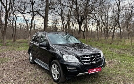 Mercedes-Benz M-Класс, 2010 год, 2 400 000 рублей, 1 фотография