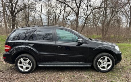 Mercedes-Benz M-Класс, 2010 год, 2 400 000 рублей, 4 фотография