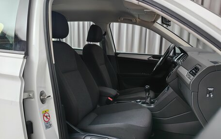 Volkswagen Tiguan II, 2017 год, 1 555 000 рублей, 6 фотография