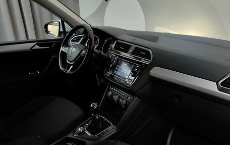 Volkswagen Tiguan II, 2017 год, 1 555 000 рублей, 12 фотография